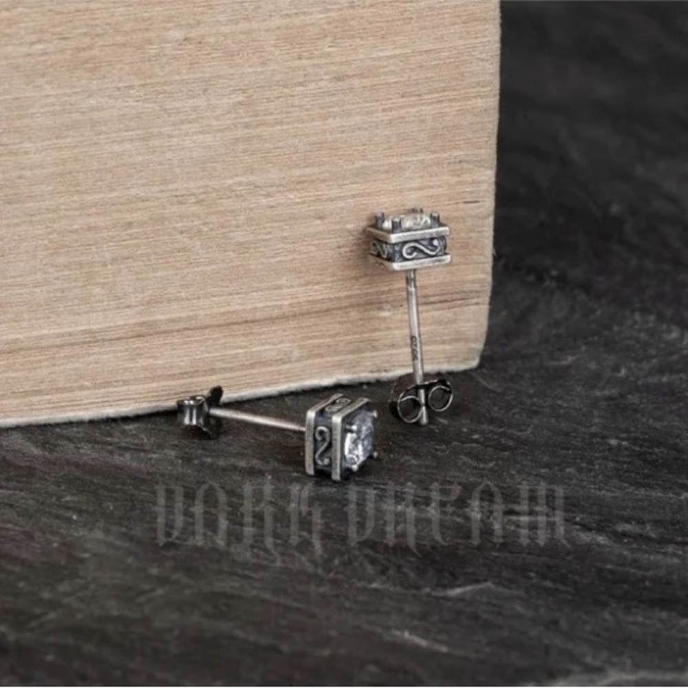 NEW ARRIVAL S925 Sterling Silver Retro Square Four Claw Zircon Earrings - Picture 5 of 6